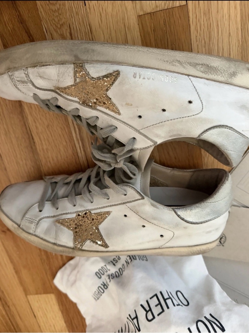 Golden Goose Cream White Sneakers with Gold Star - Picture 2 of 7